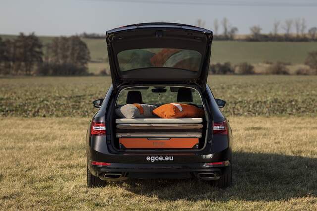 Unterwegs sein nur mit einem Koffer. Inspiration von Egoé, jetzt auch für Kombi-Wagen