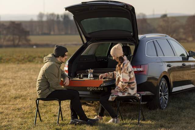 Travelling with a single suitcase. Inspiration by Egoé, now also available for estate cars