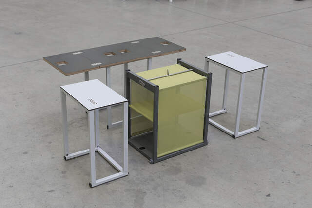 Folding table